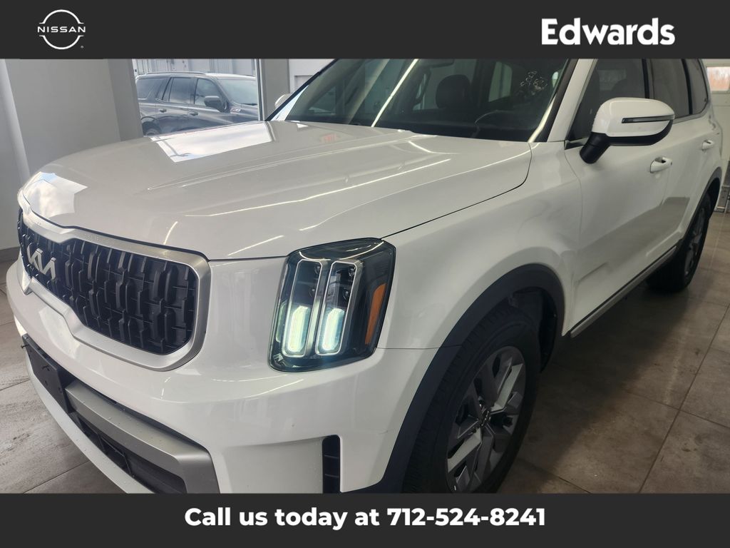 2023 Kia Telluride LX photo 4