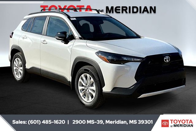 2026 Toyota Corolla Cross LE's photo