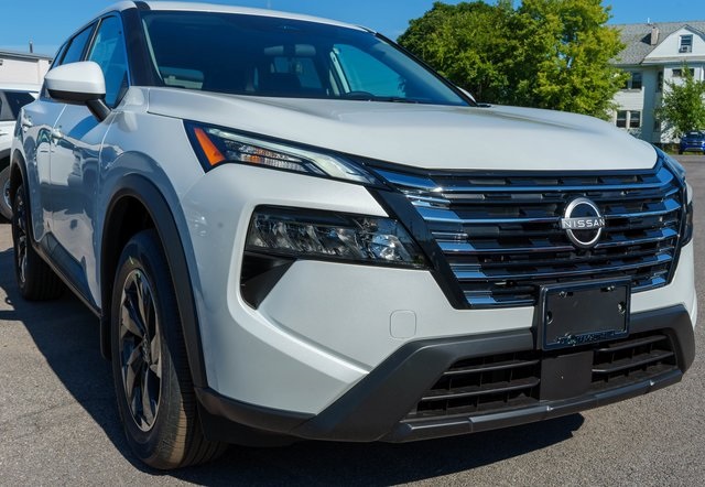 2026 Nissan Rogue SV photo 4
