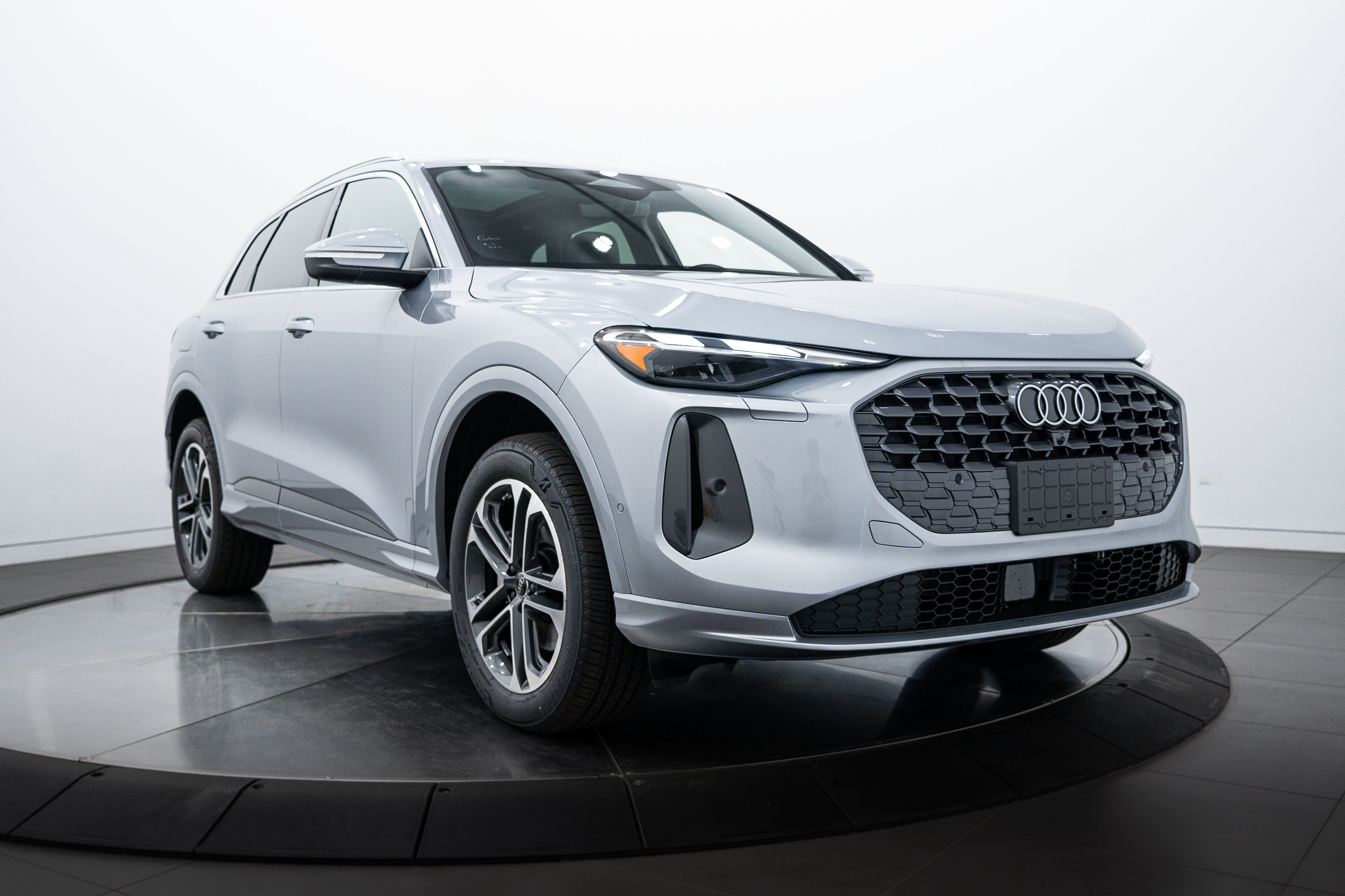 2025 Audi Q5 Premium photo 2