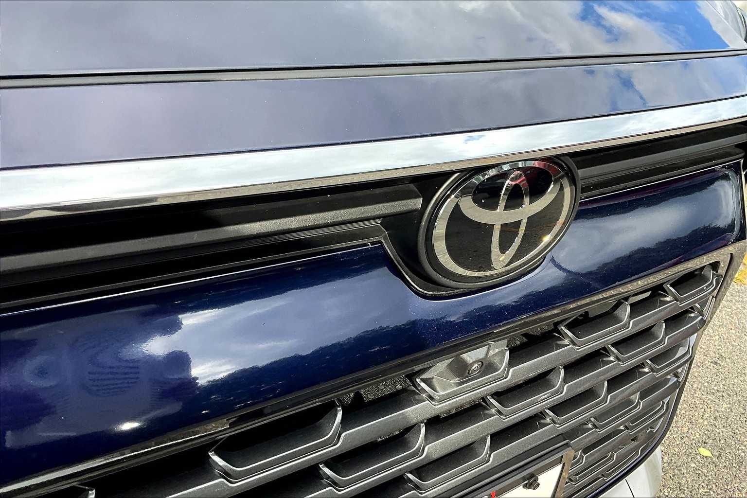 2024 Toyota Highlander Hybrid Platinum photo 26