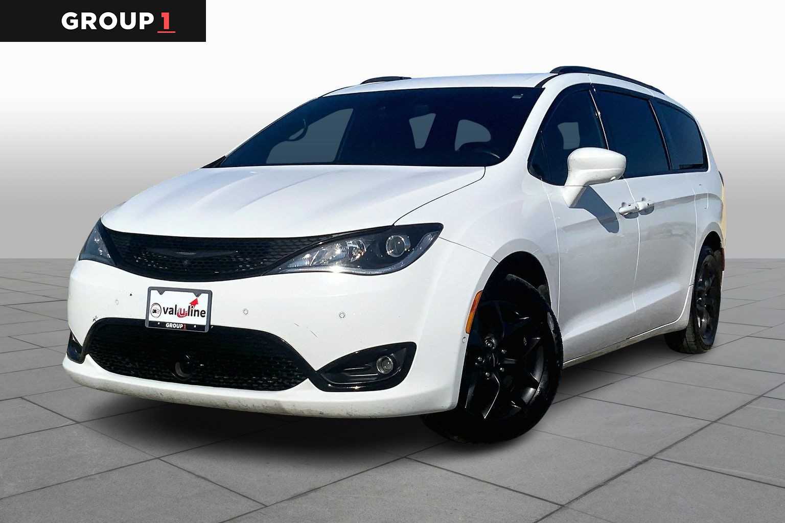 2020 Chrysler Pacifica Touring L Plus's photo