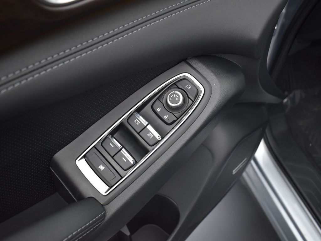 2025 Subaru Ascent Touring photo 4