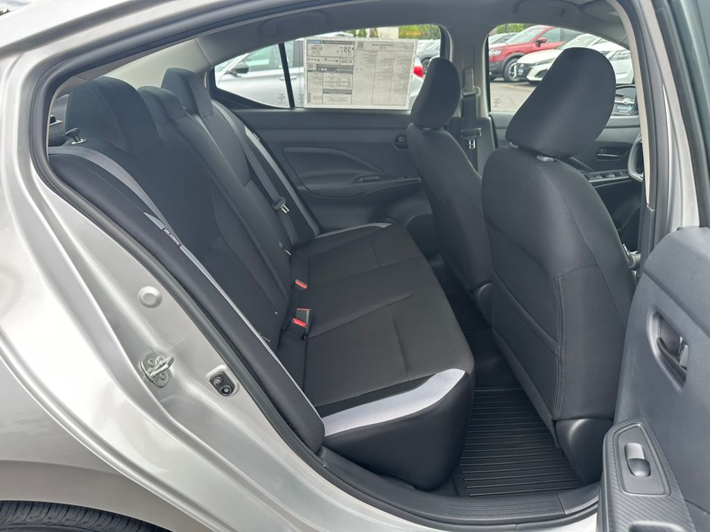 2025 Nissan Versa 1.6 S photo 24