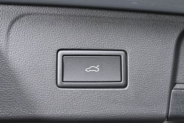 2025 Volkswagen Atlas Peak Edition SE photo 8