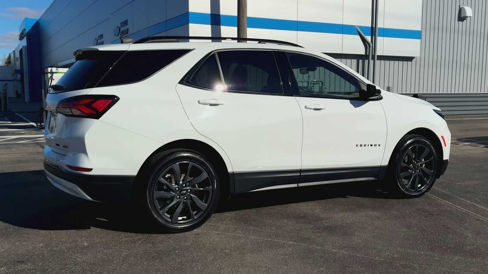 2022 Chevrolet Equinox RS photo 2