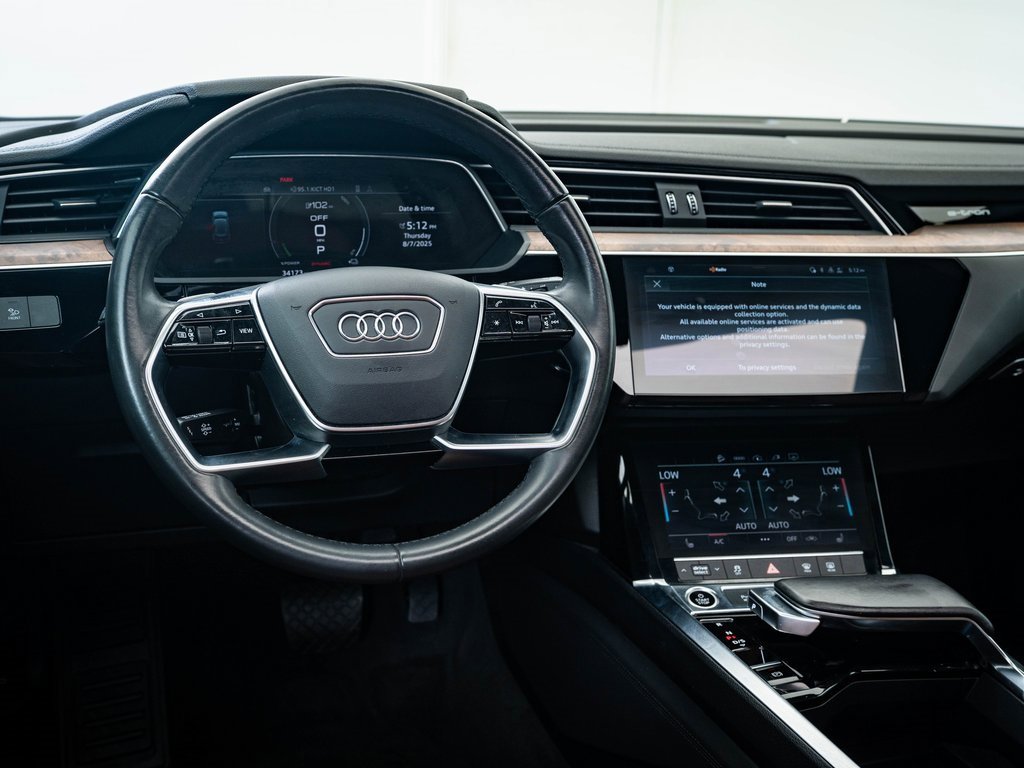 2022 Audi e-tron Premium photo 22