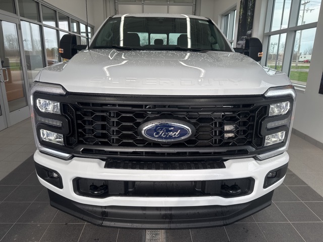 2025 Ford F-350 XL photo 2