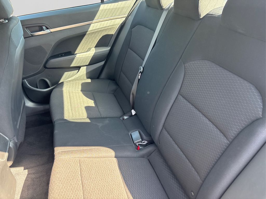2020 Hyundai Elantra Value Edition photo 8