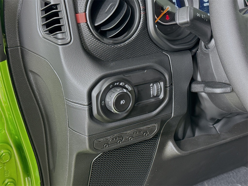 2025 Jeep Wrangler Rubicon photo 10
