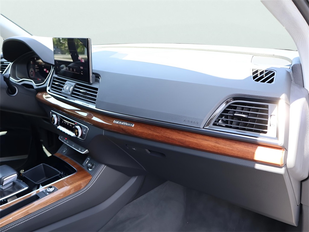 2023 Audi Q5 40 Premium Plus photo 10