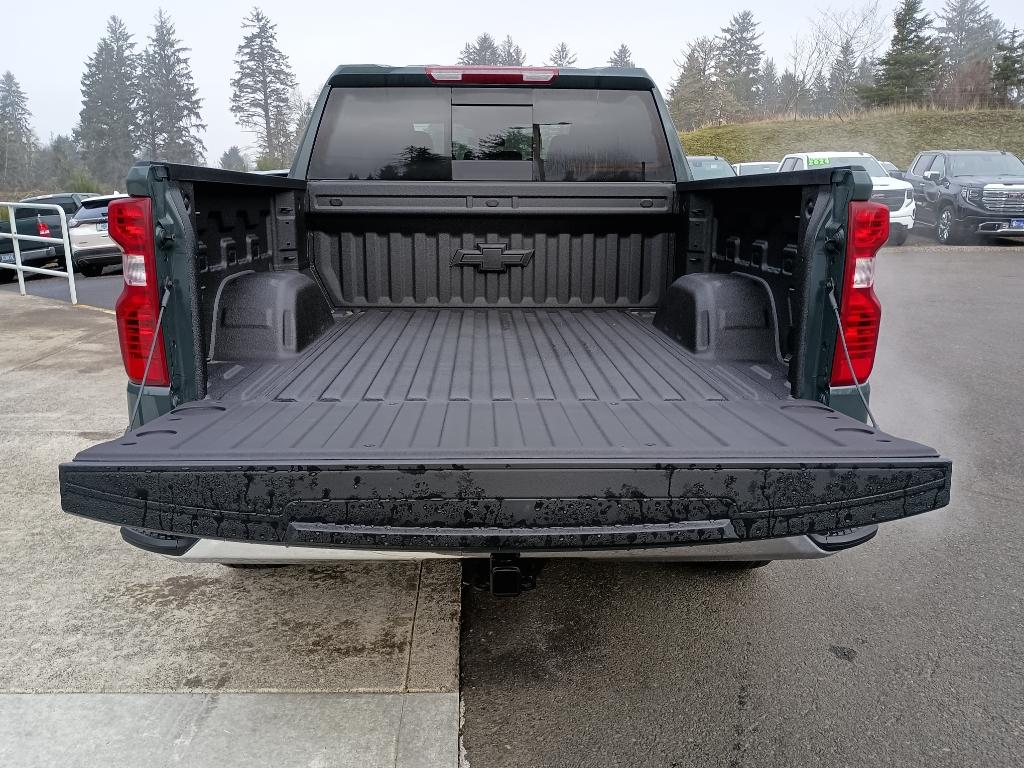 2025 Chevrolet Silverado 1500 LT photo 16
