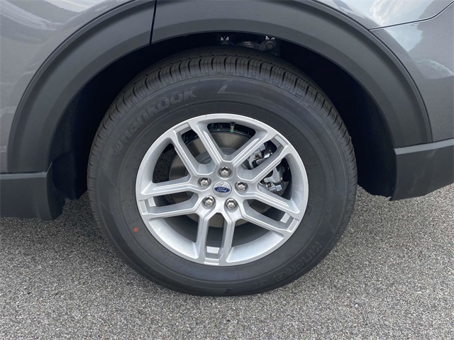 2025 Ford Explorer photo 4
