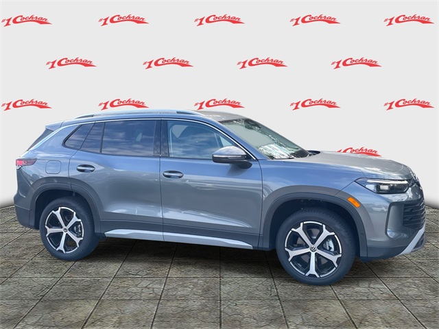2025 Volkswagen Tiguan SE photo 2