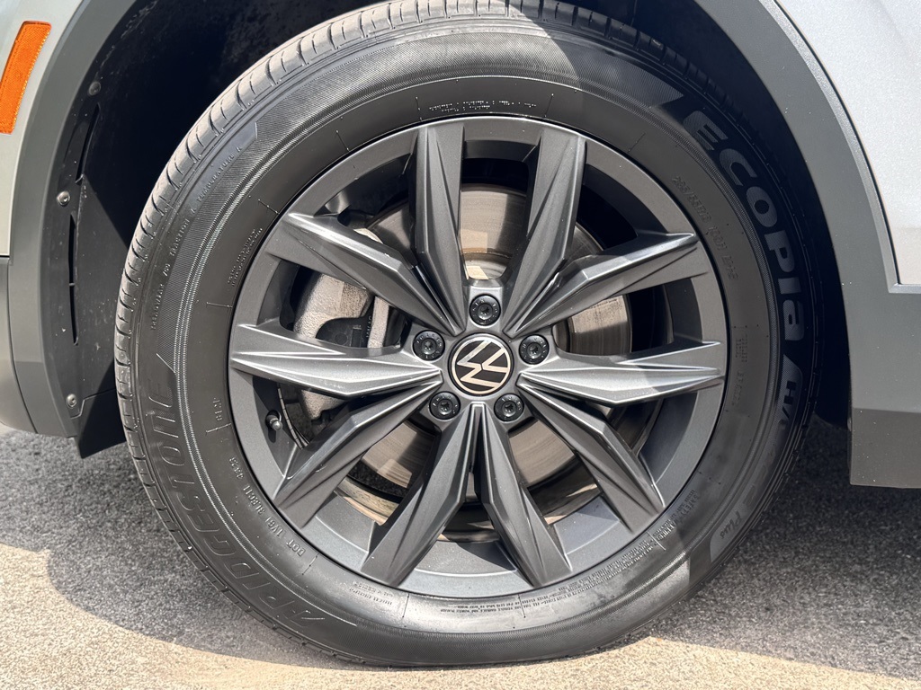 2024 Volkswagen Tiguan SE Wolfsburg Edition photo 11
