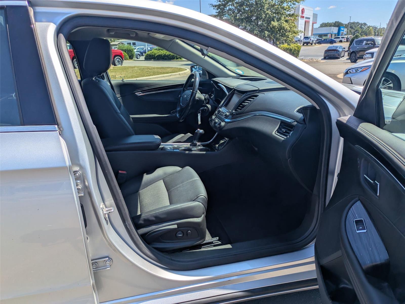 2017 Chevrolet Impala 1LT photo 28