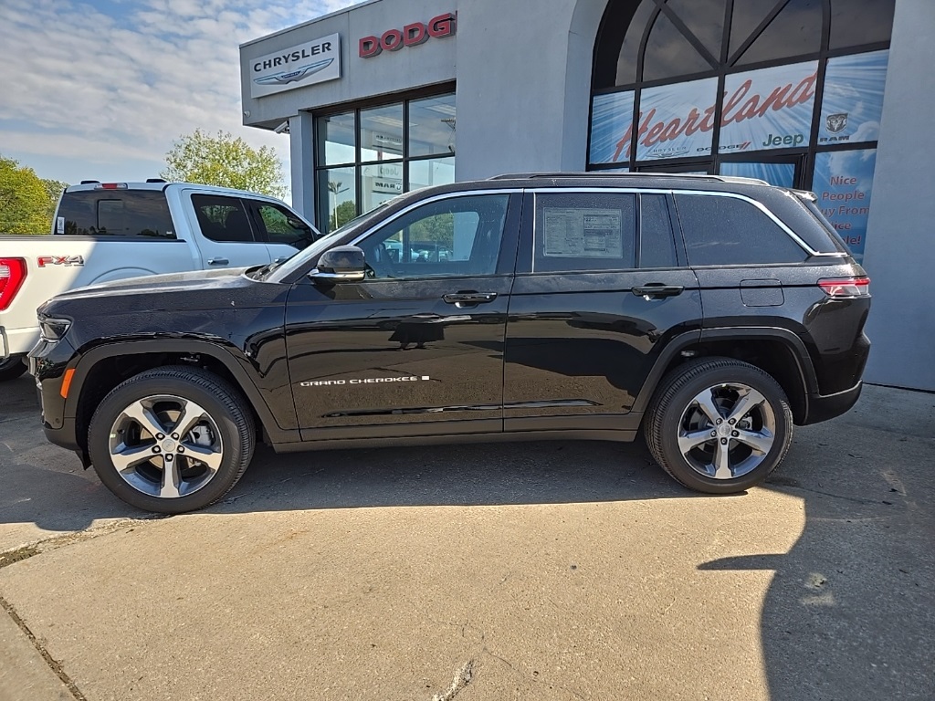 2025 Jeep Grand Cherokee Limited photo 4