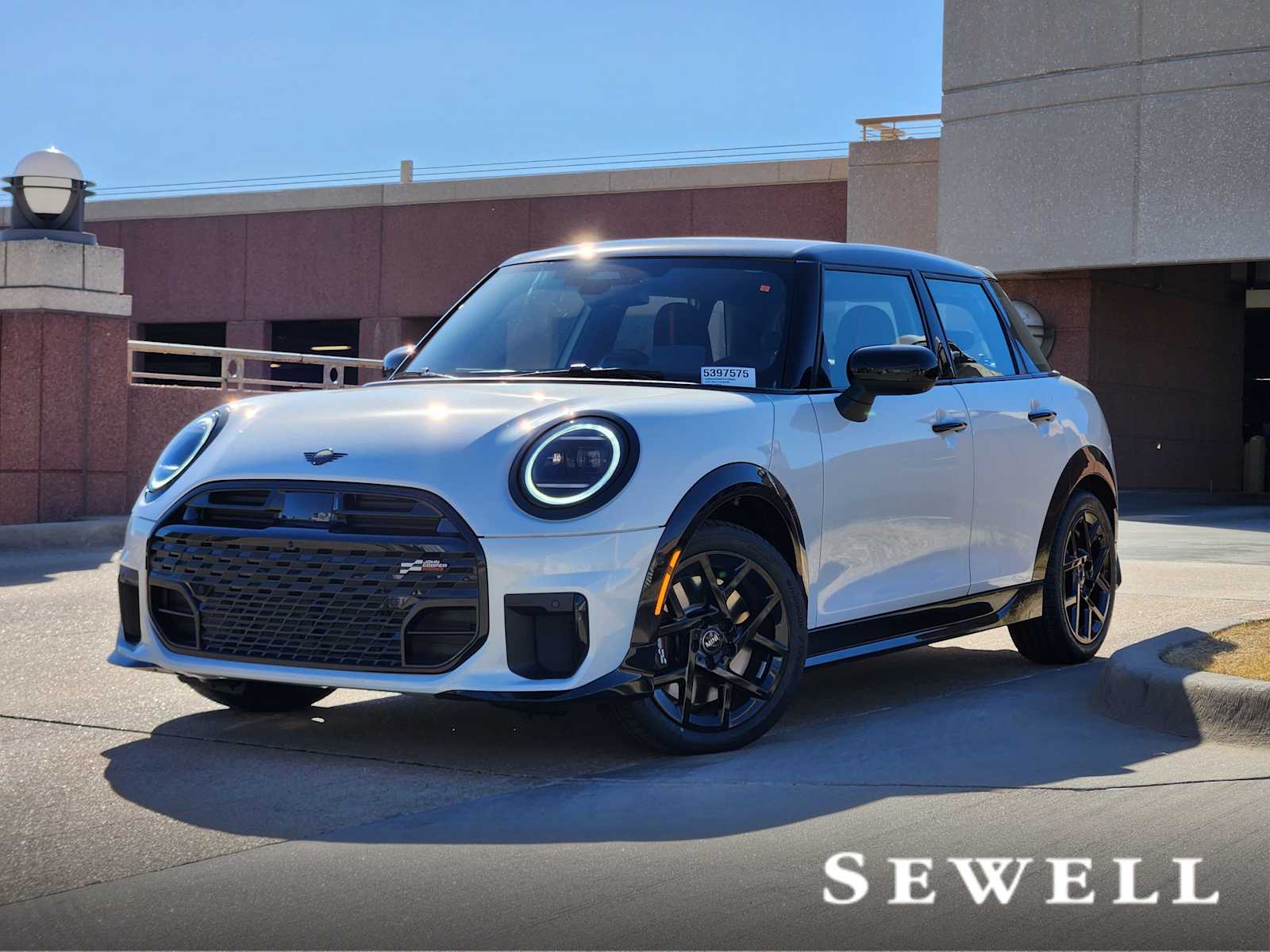 2026 MINI Hardtop 4 Door S's photo
