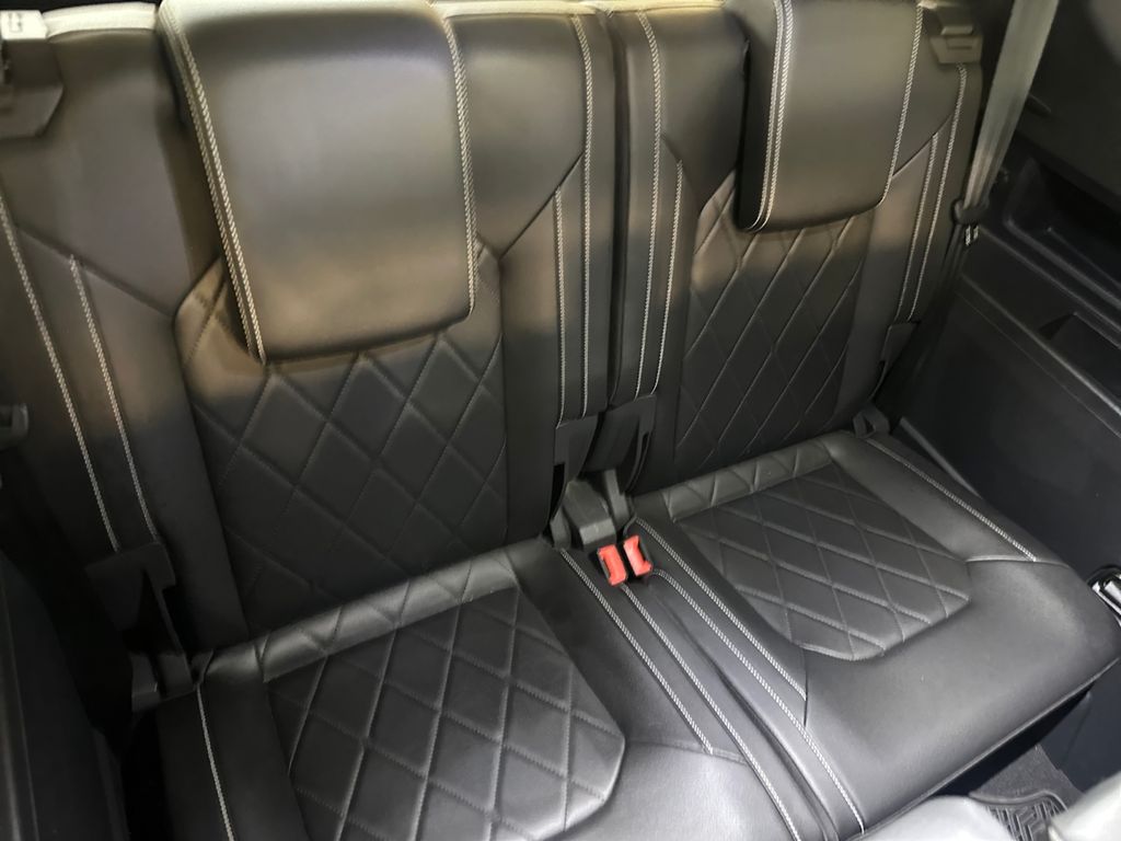 2024 Volkswagen Atlas SEL Premium R-Line photo 20