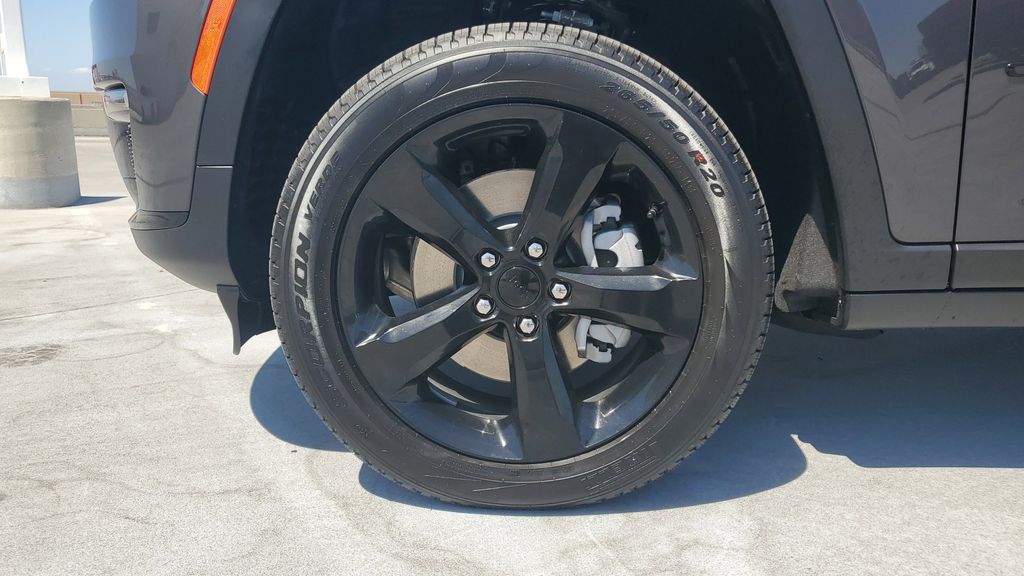 2025 Jeep Grand Cherokee Limited photo 4