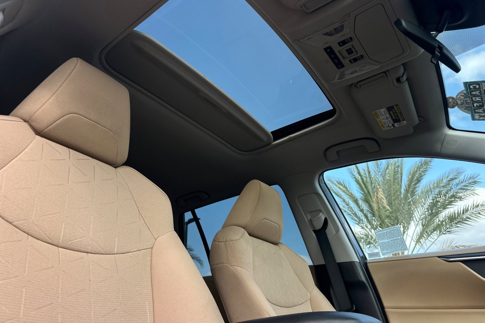 2022 Toyota RAV4 XLE photo 18