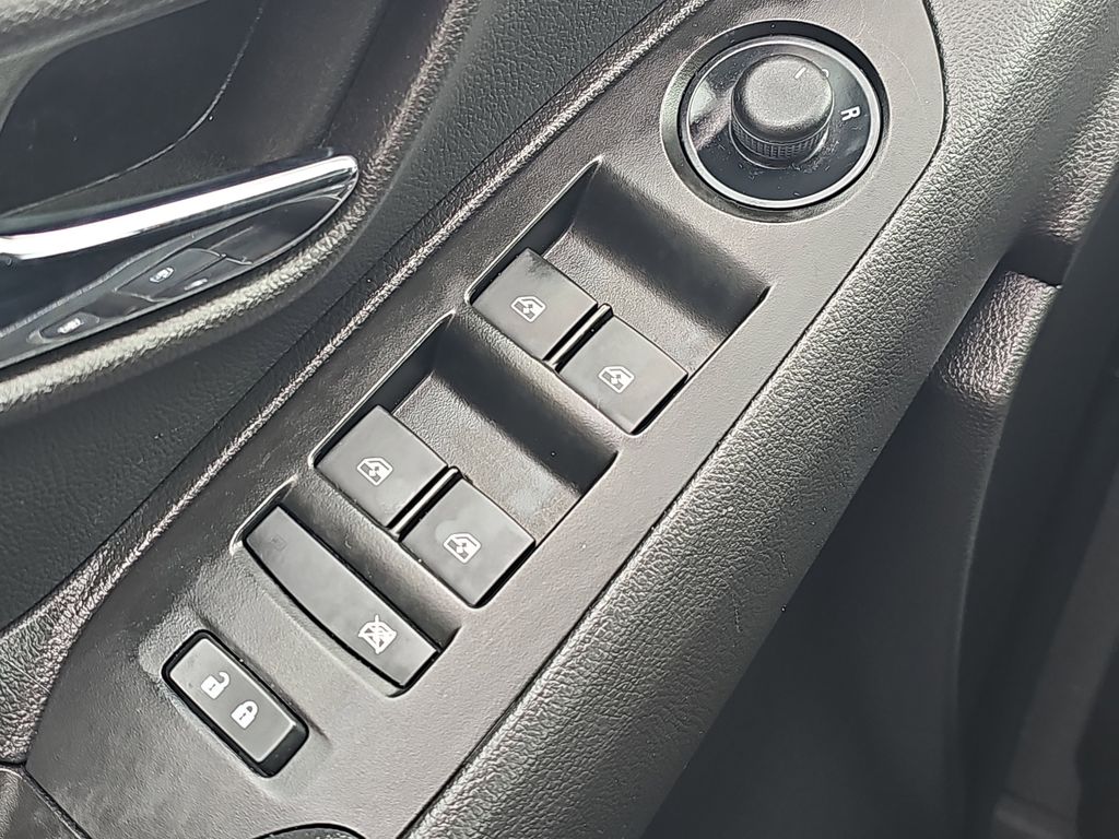 2022 Chevrolet Trax LS photo 27