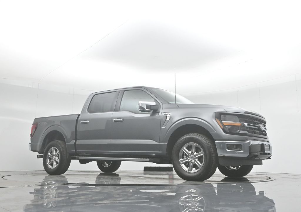 2024 Ford F-150 XLT photo 2