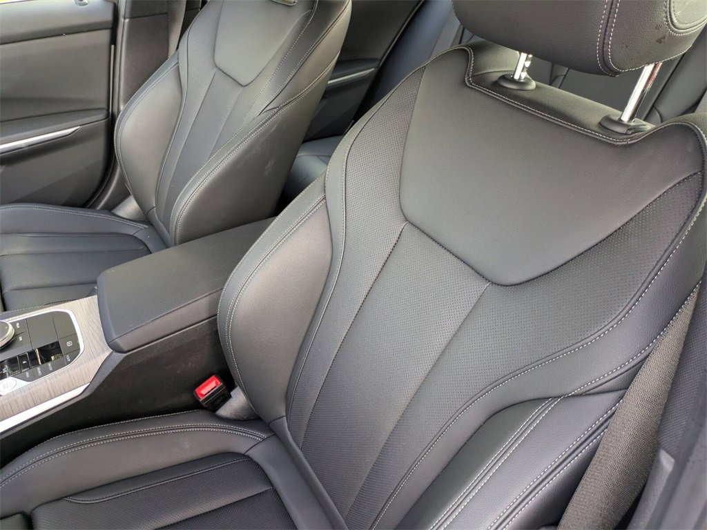 2025 Bmw 330i photo 11