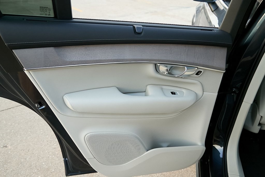 2026 VOLVO XC90 - Image 16