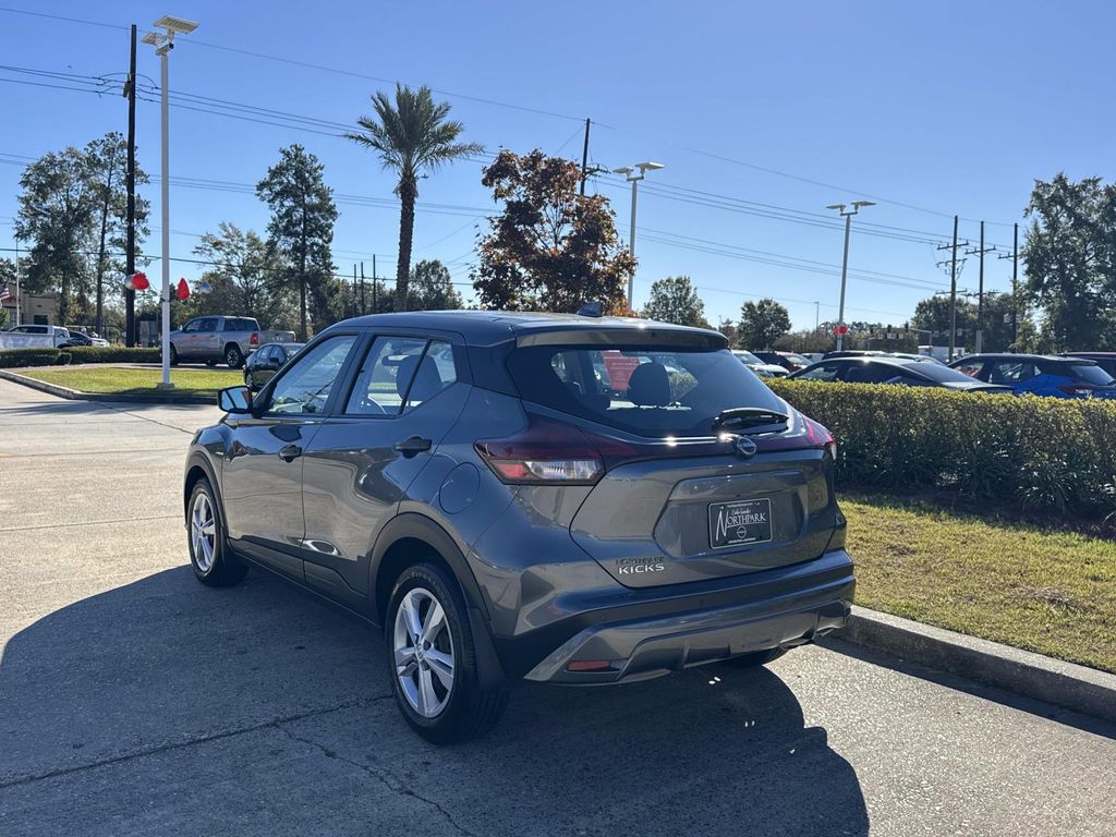 2025 Nissan Kicks Play S photo 4