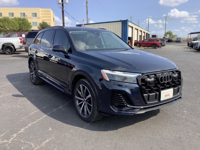 2025 Audi Q7 Premium Plus's photo