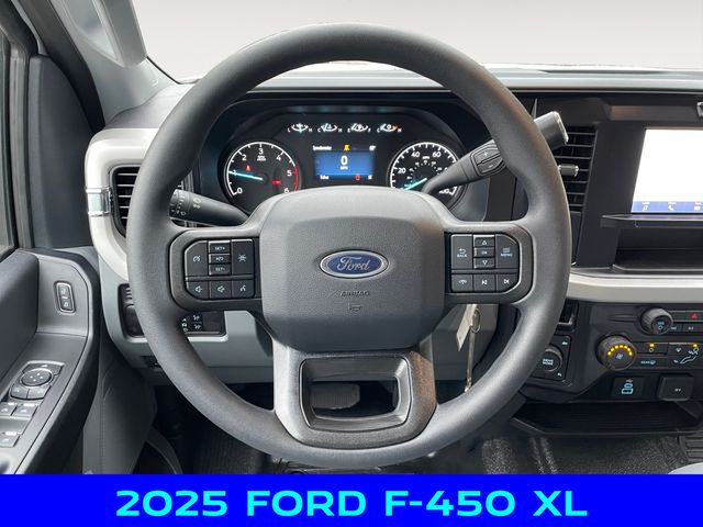 2025 Ford F-450 photo 10