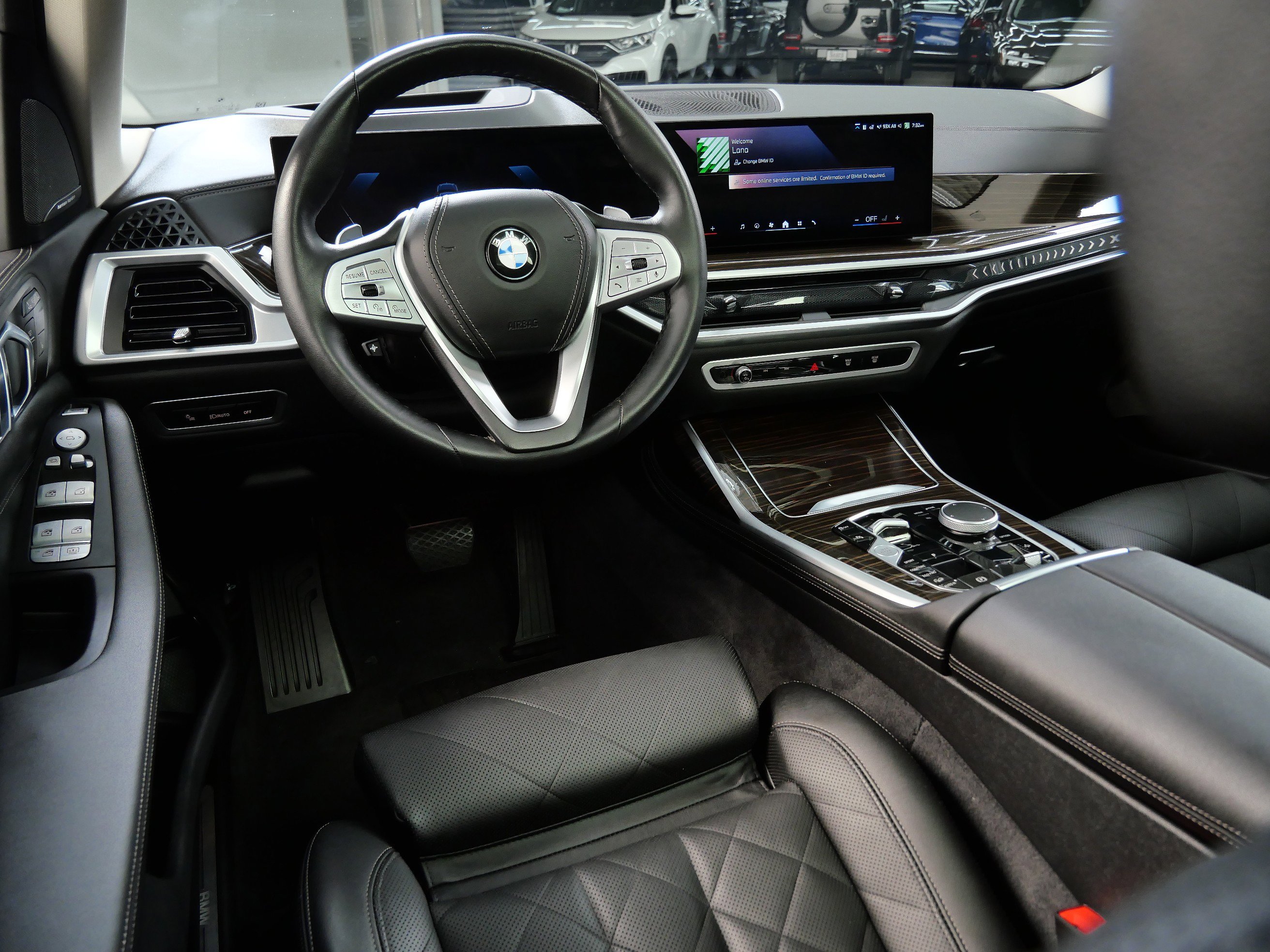 Used 2024 BMW X7 40i with VIN 5UX23EM03R9S34972 for sale in Minnetonka, Minnesota