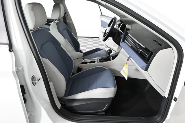 2025 Volkswagen Jetta 1.5T SE photo 10