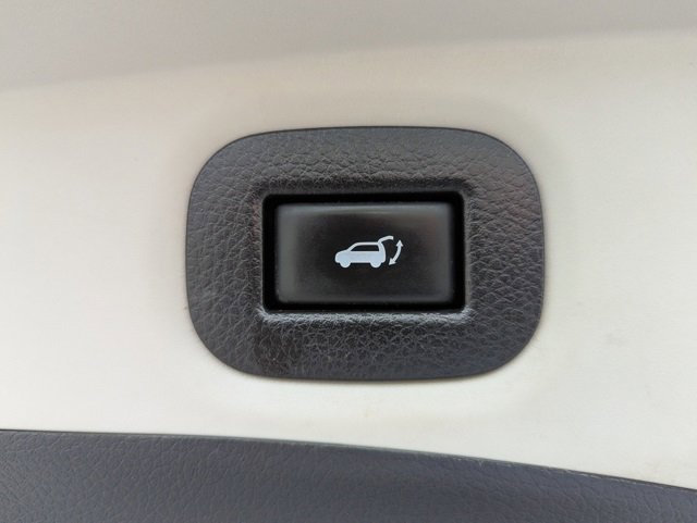 2016 Nissan Rogue SL photo 24