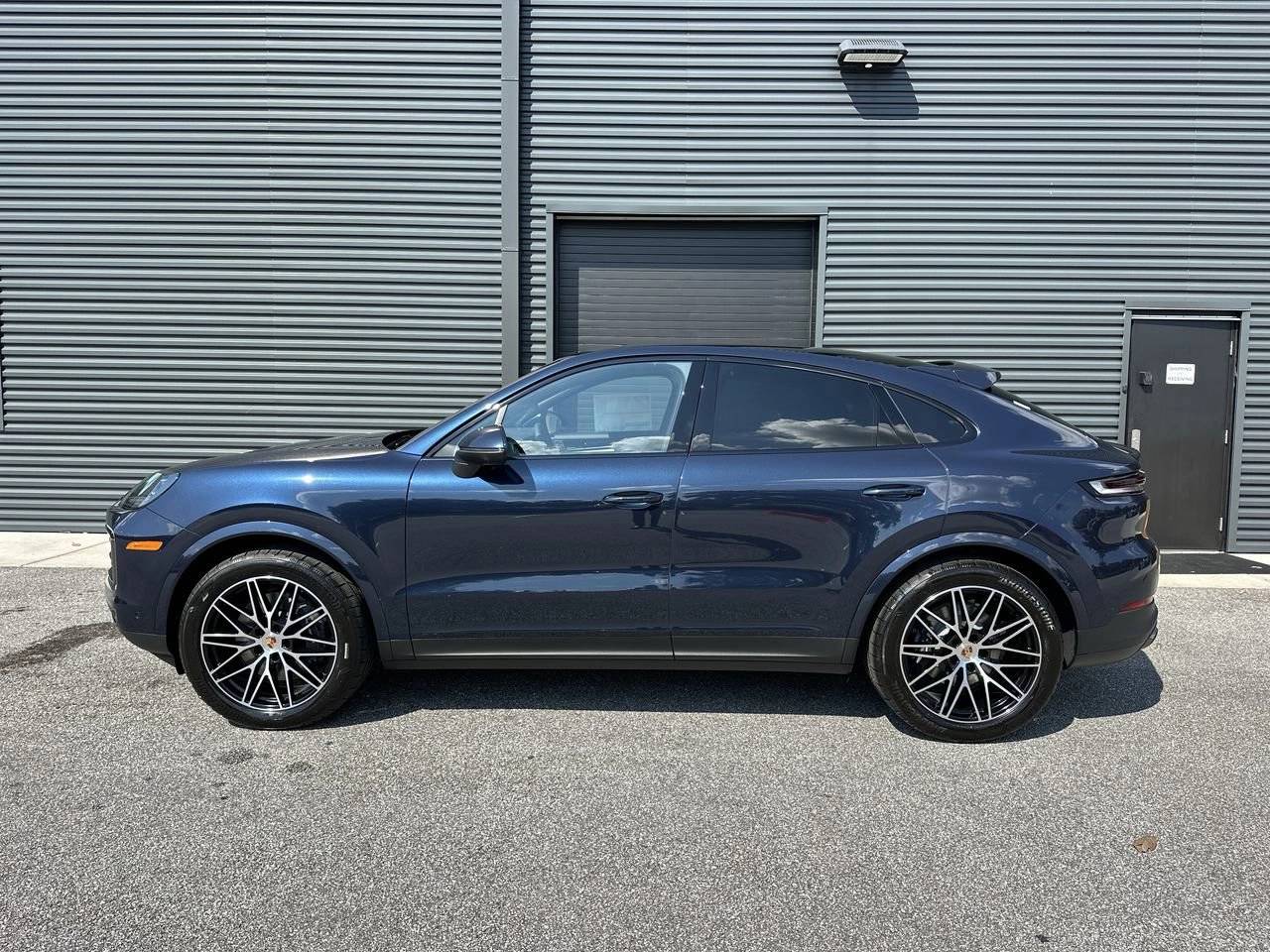 2025 Porsche Cayenne Coupe photo 10