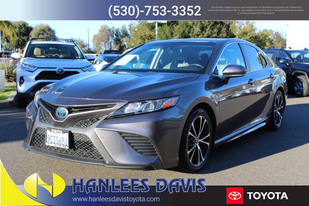 2019 Toyota Camry Hybrid SE photo 3
