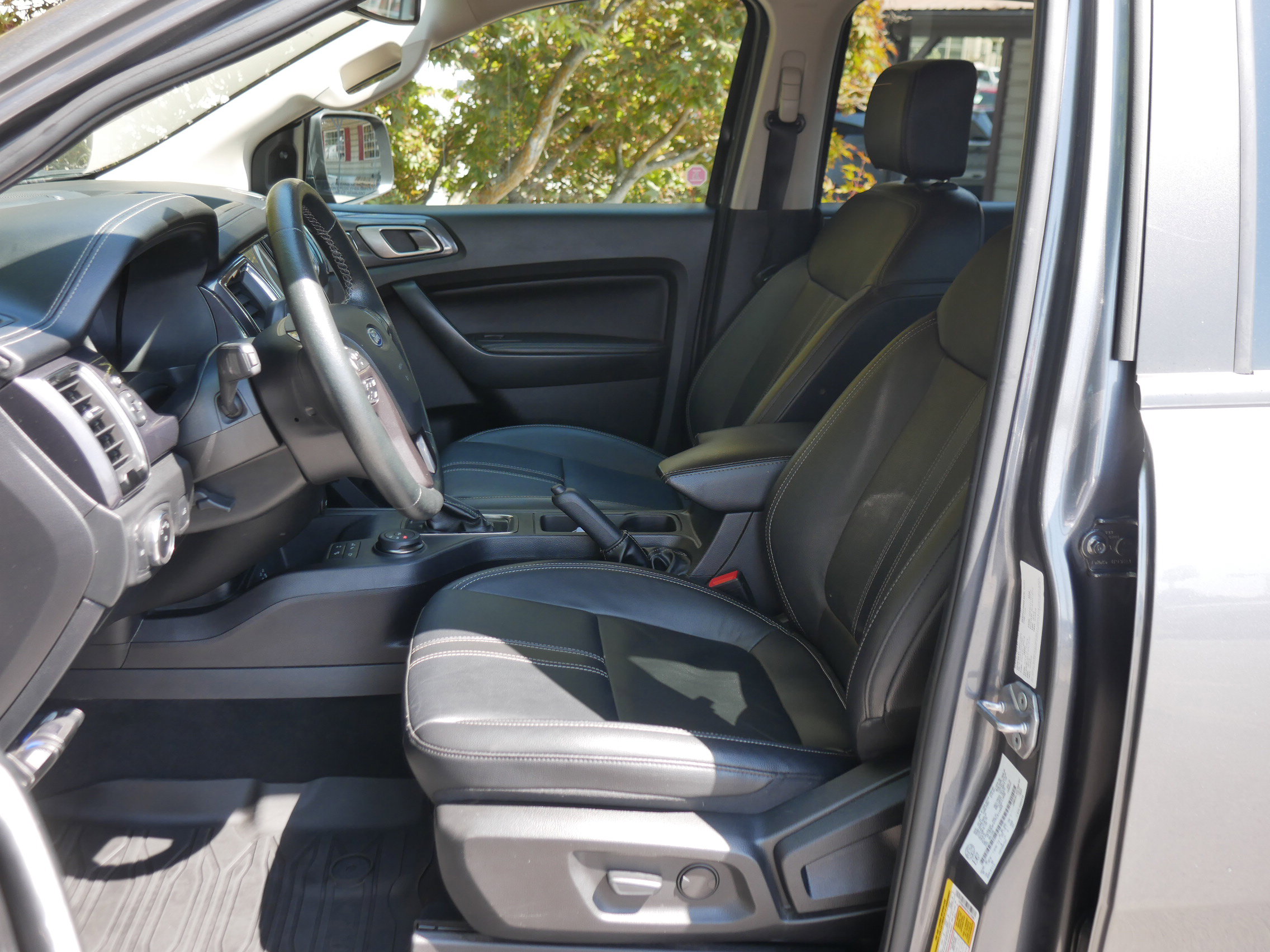 2023 Ford Ranger Lariat photo 2