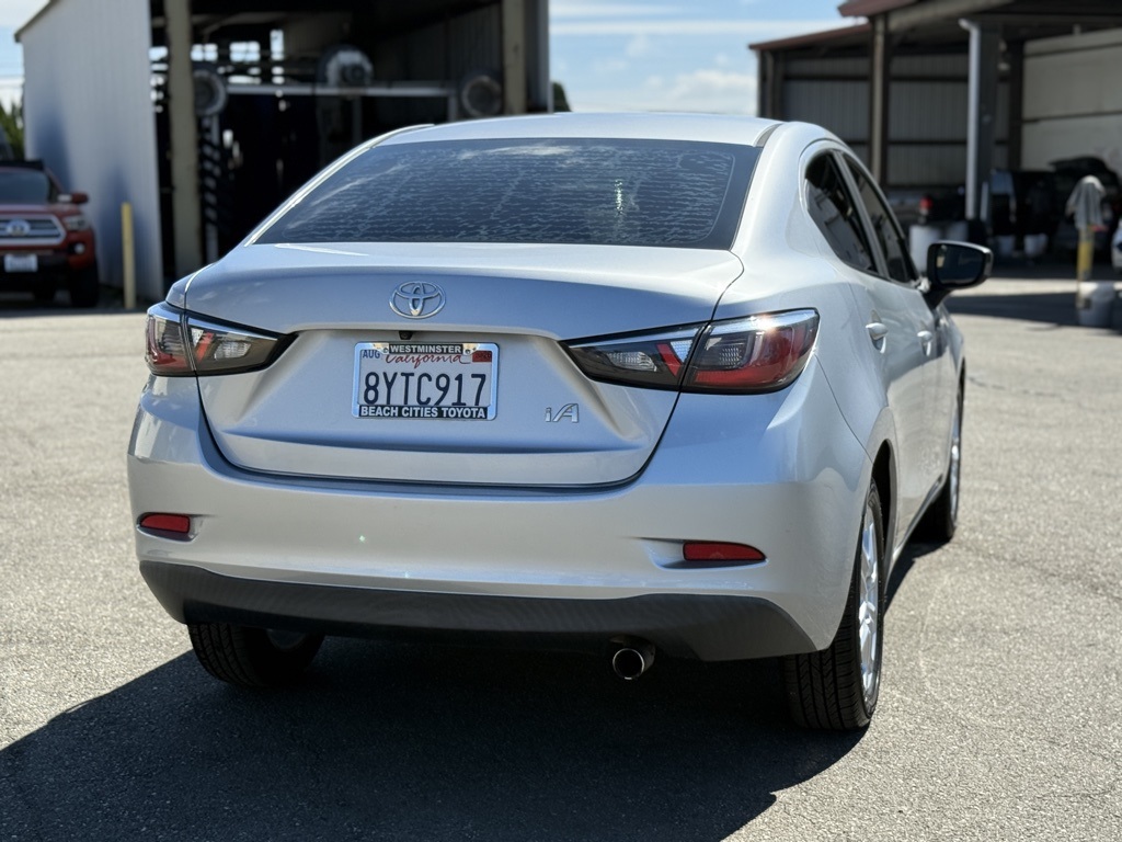 2017 Toyota Yaris iA Base photo 12