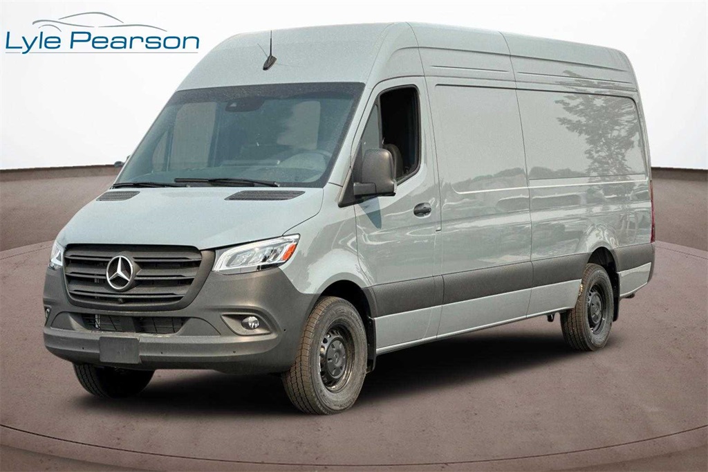2024 Mercedes-Benz Sprinter Crew Van Base's photo