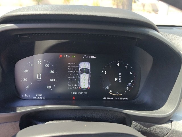 2021 Volvo XC40 Momentum photo 9