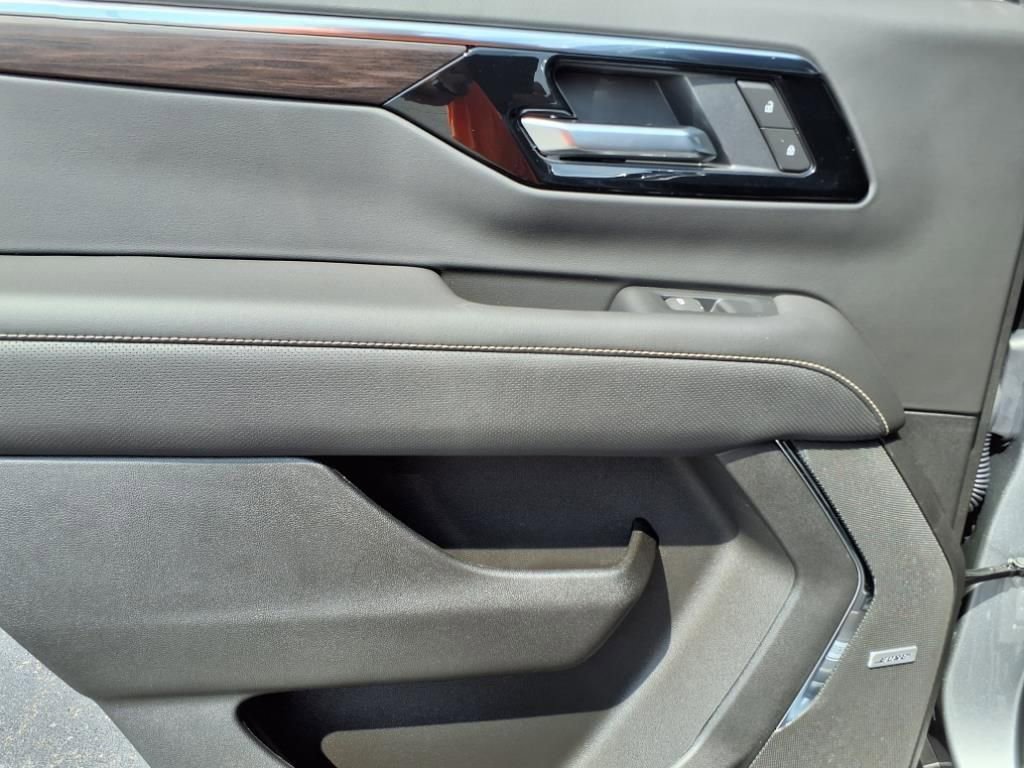 2025 Chevrolet Tahoe Premier photo 10