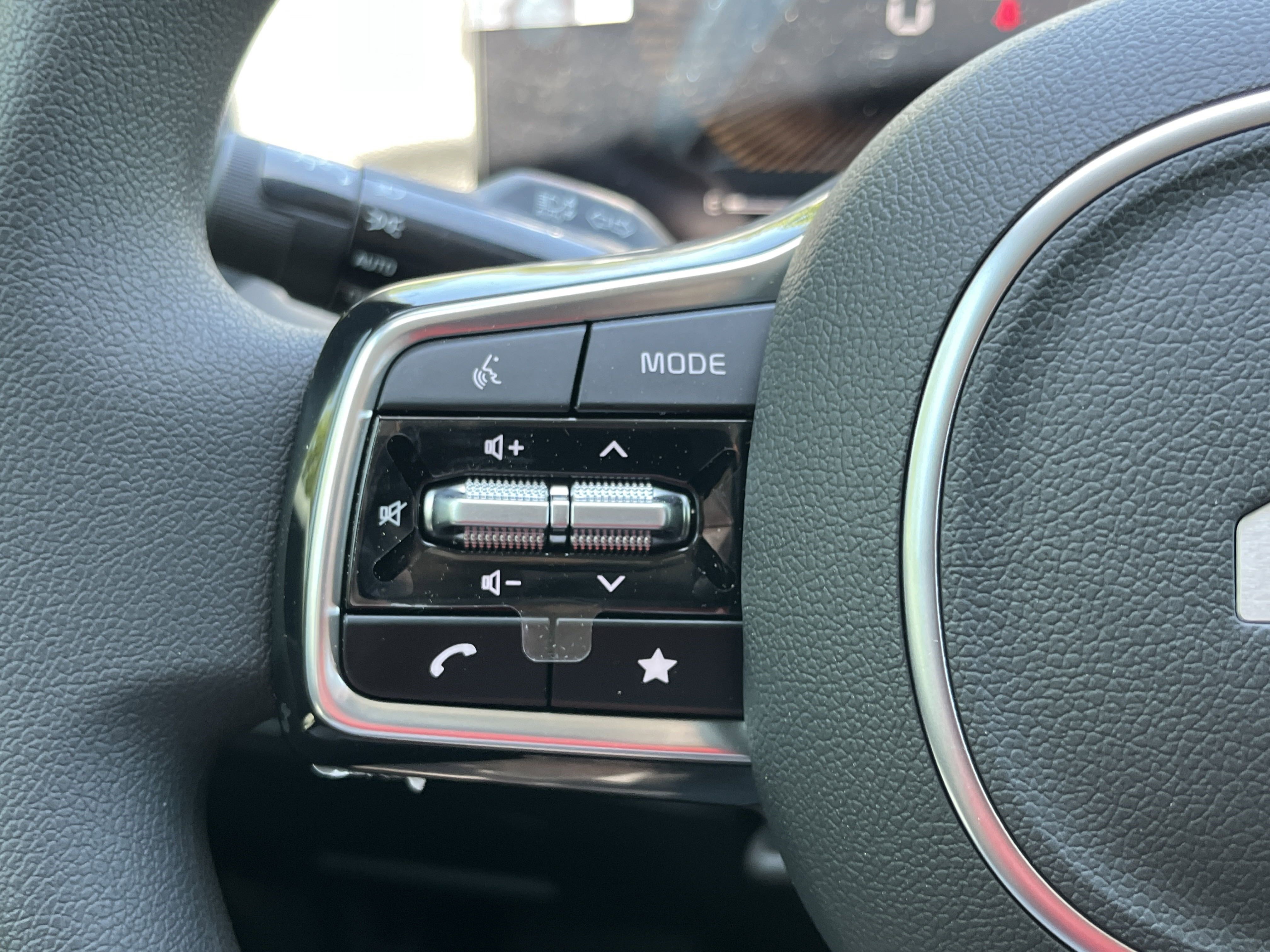 2025 Kia Sorento LX photo 12