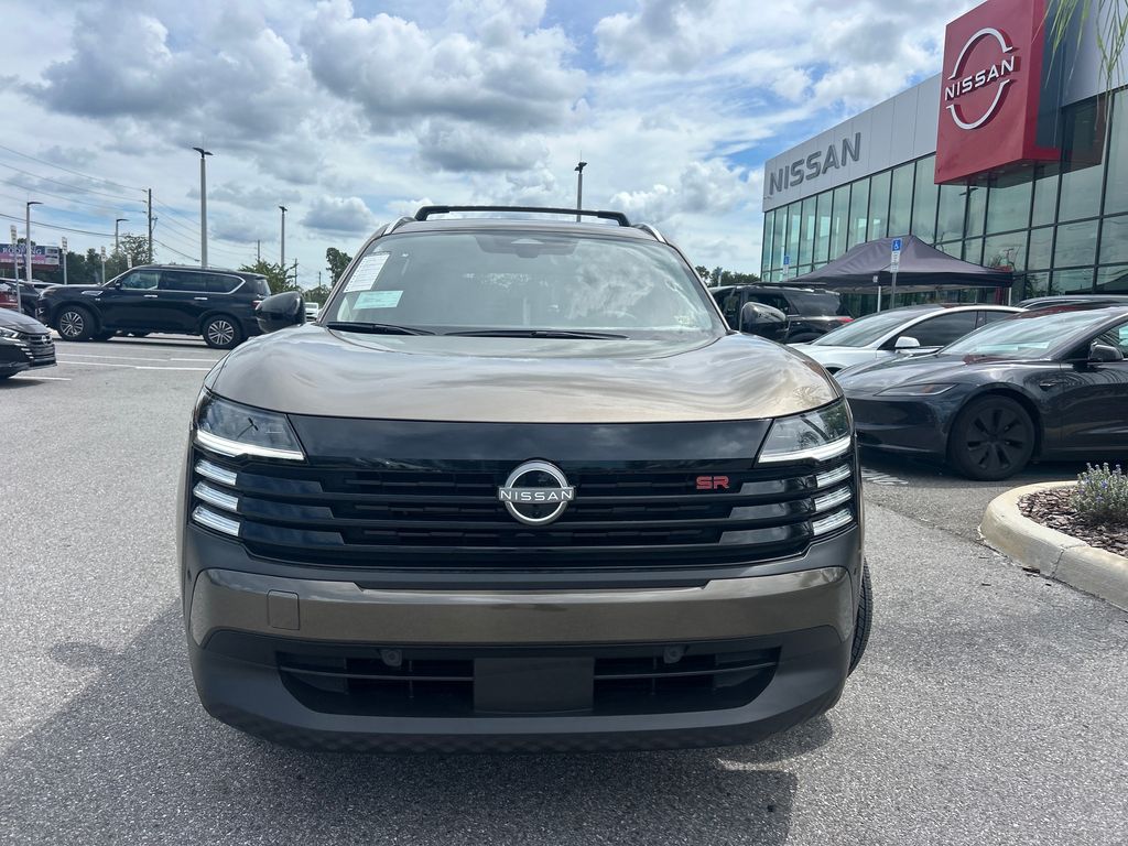 2026 Nissan Kicks SR photo 2