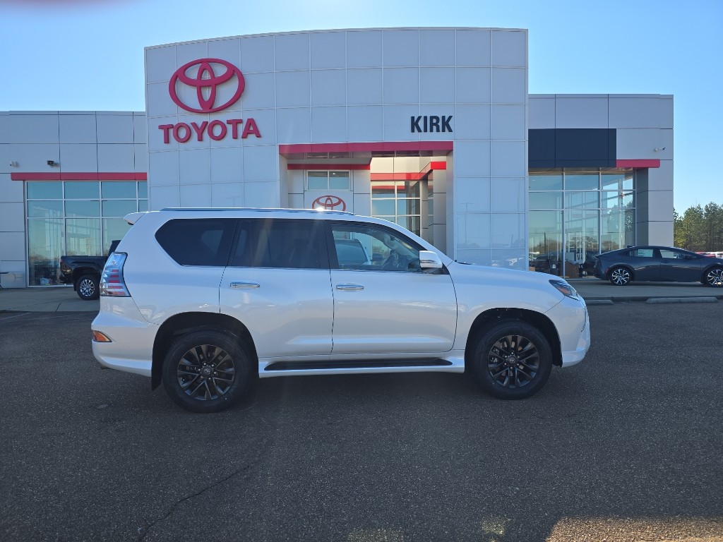 2022 Lexus GX Base's photo