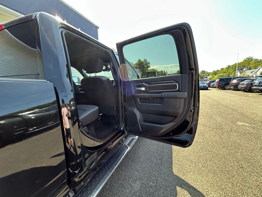 2024 Ram 2500 Big Horn photo 15