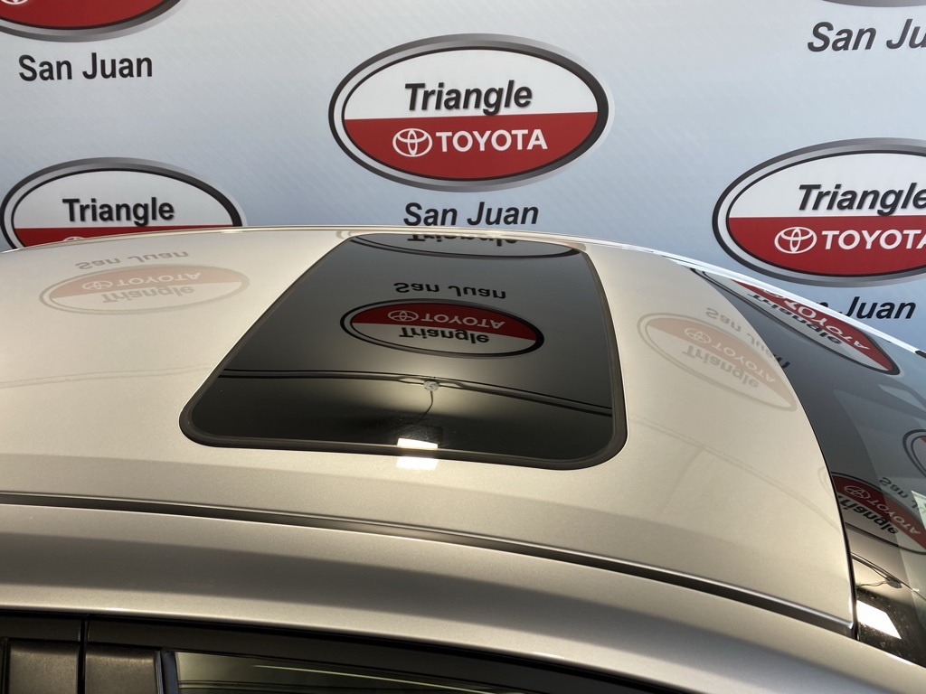 2025 Toyota Corolla XSE photo 12