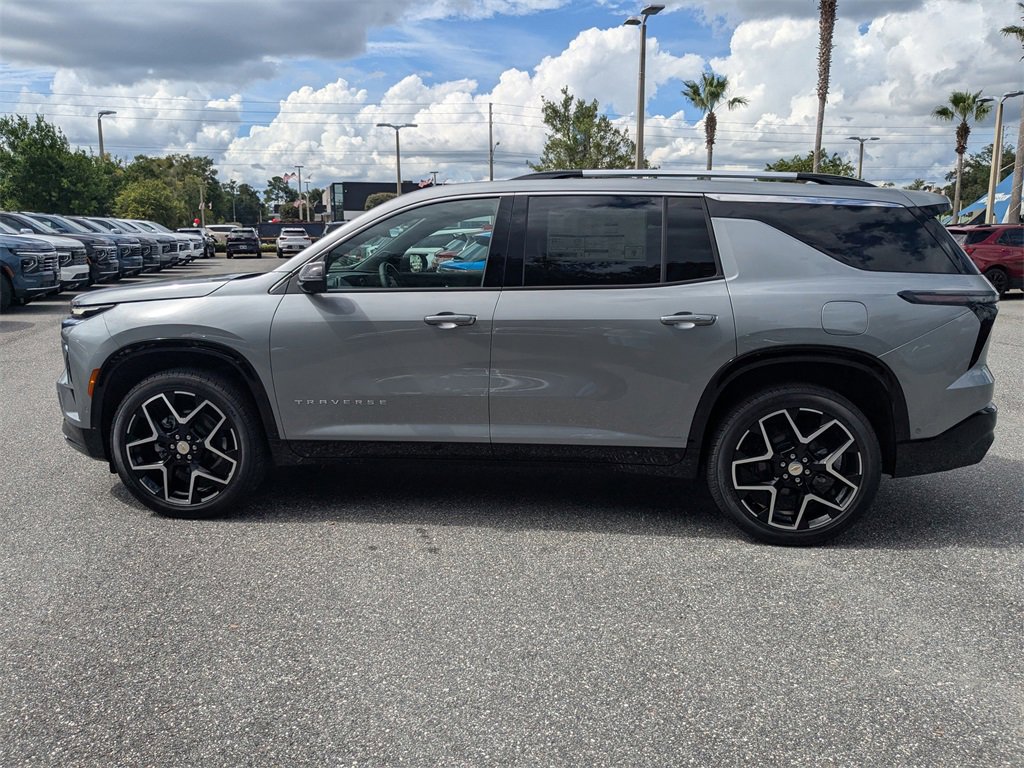 2025 Chevrolet Traverse High Country photo 2