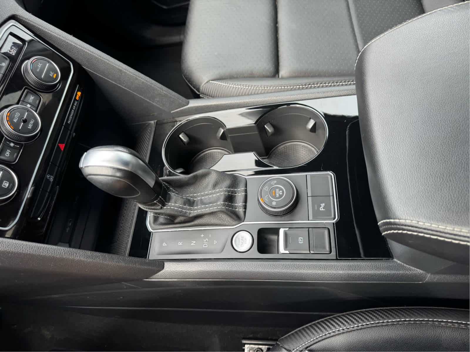 2023 Volkswagen Atlas Cross Sport V6 SE Technology photo 23