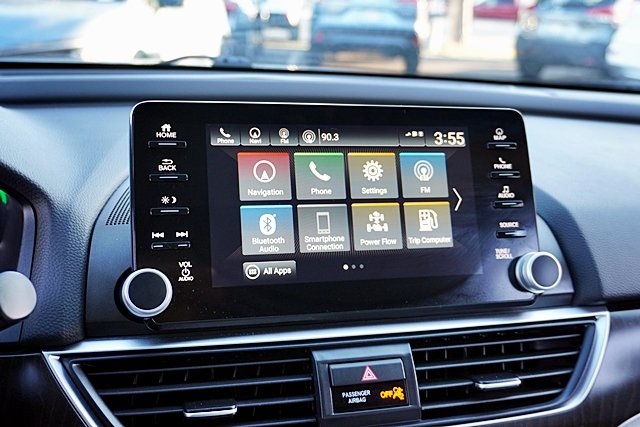 Used 2018  Honda Touring image 25